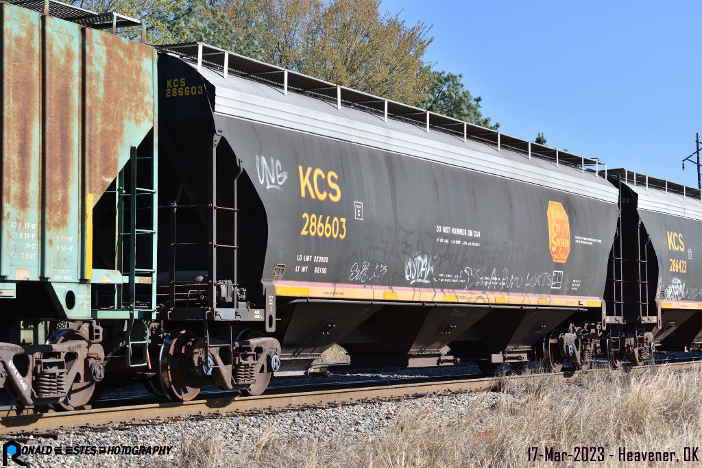 PRN2023030170_400 Kansas City Southern KCS 286603 Hopper Car 60 1" LO C114 3 Bay Covered Cylindrical 5200cf